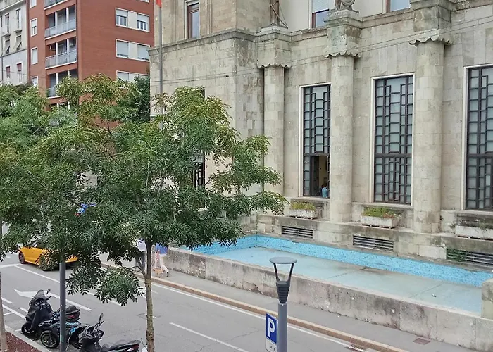 L'affaire Du Collier Πανσιόν