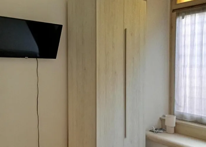 Πανσιόν L'affaire Du Collier *